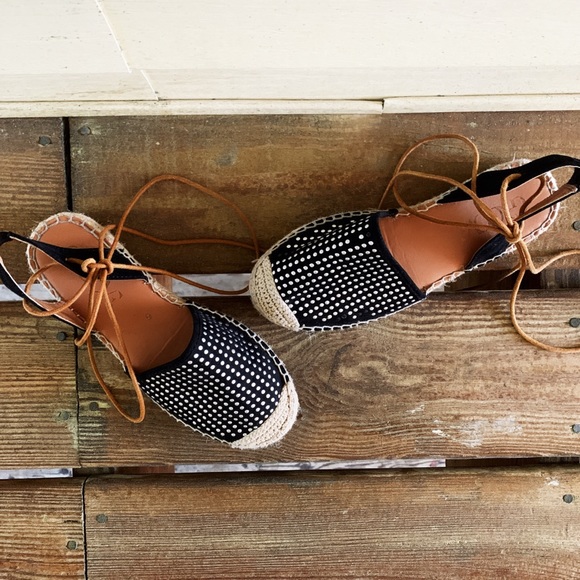 GROOVE - Picture 6 of 7